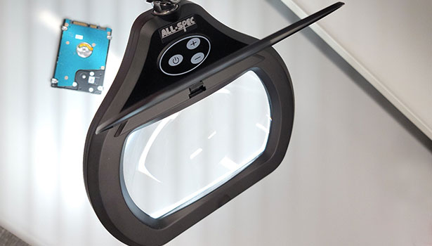 ESD-Safe Illuminated Magnifier