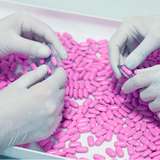 RVCR Series Nitrile Glove, White, Class 100, 4MIL, Medium, 1000 per case redirect to product page